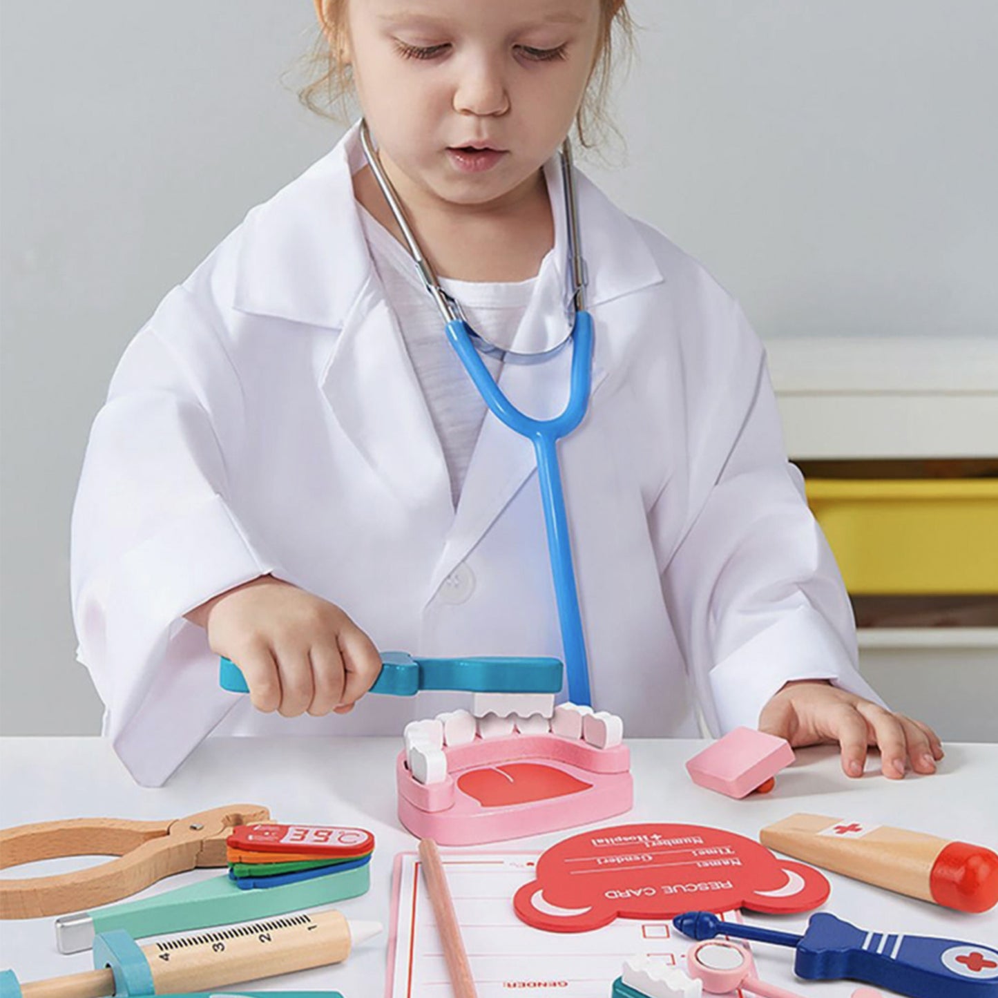Toddlers Doctor Kit 50pcs Wooden Doctor Play Set with Storage Case, Doctor Pretend Play Medical Kit for Boys Girls 3-5 Preschool Toys